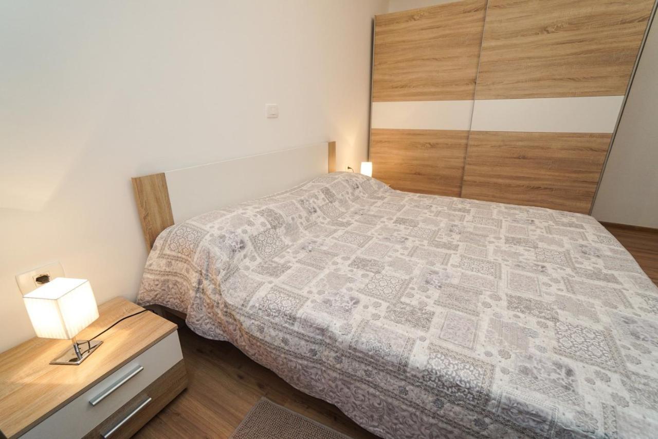 Apartments Mira Savudrija Crveni Vrh Exteriör bild